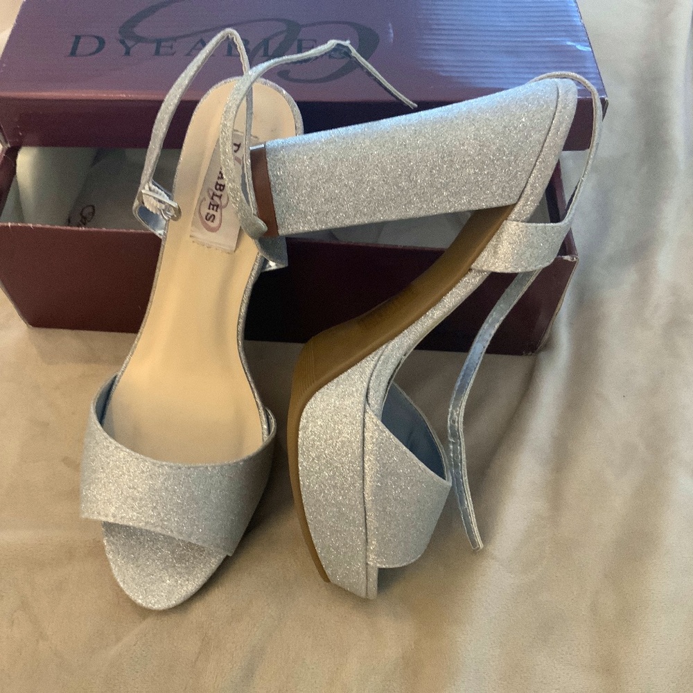 Never-worn Silver Sparkle Platform Dyeables Shoes, Size 8